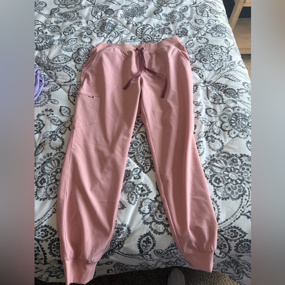 FIGS Technical Collection scrub joggers